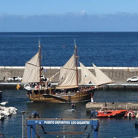 Penthouse De Roca In Poblado Marinero アパート *