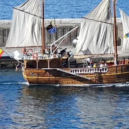 Penthouse De Roca In Poblado Marinero アパート