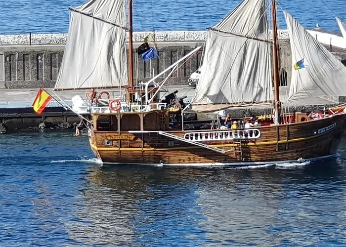 Penthouse De Roca In Poblado Marinero דירה