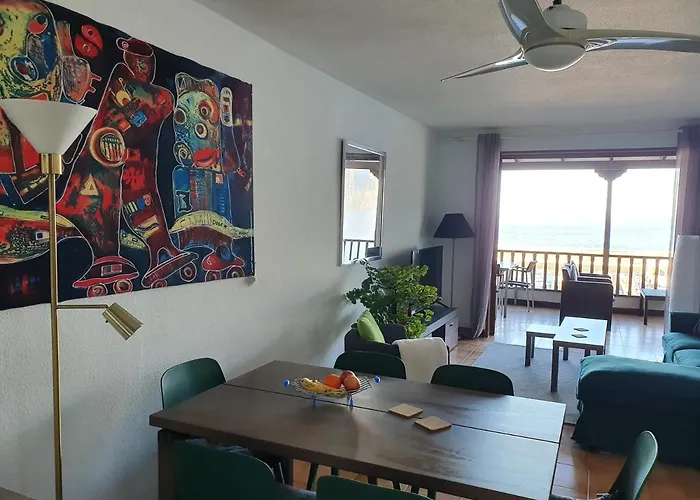 Penthouse De Roca In Poblado Marinero דירה