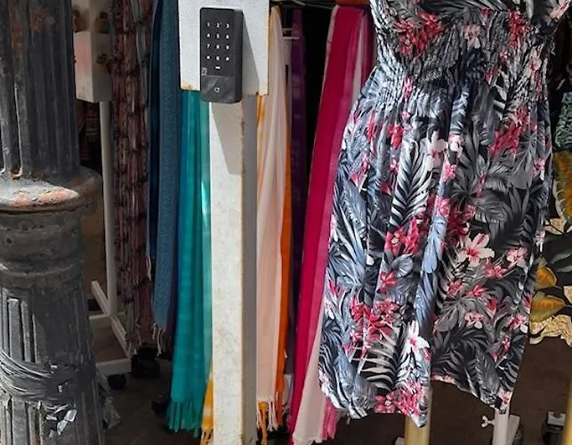 דירה Penthouse De Roca In Poblado Marinero